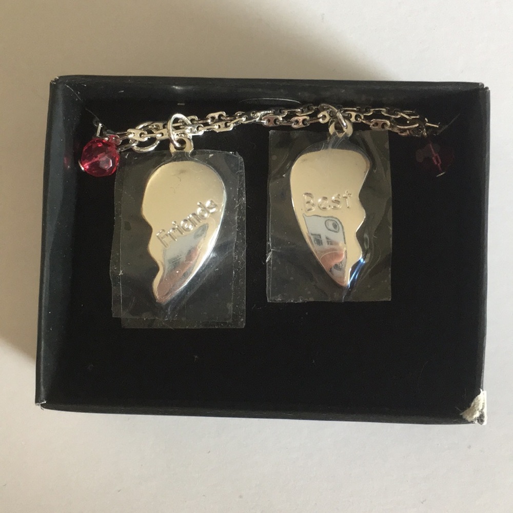 AVON “Friendship Necklace”, set of 2